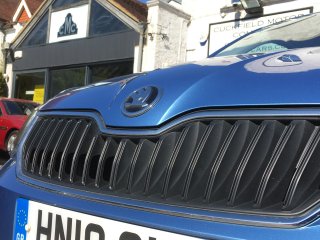 /photos/195/c701990e-f89e-13b0-13b3-cf4a19b226d5_i320x240.jpg